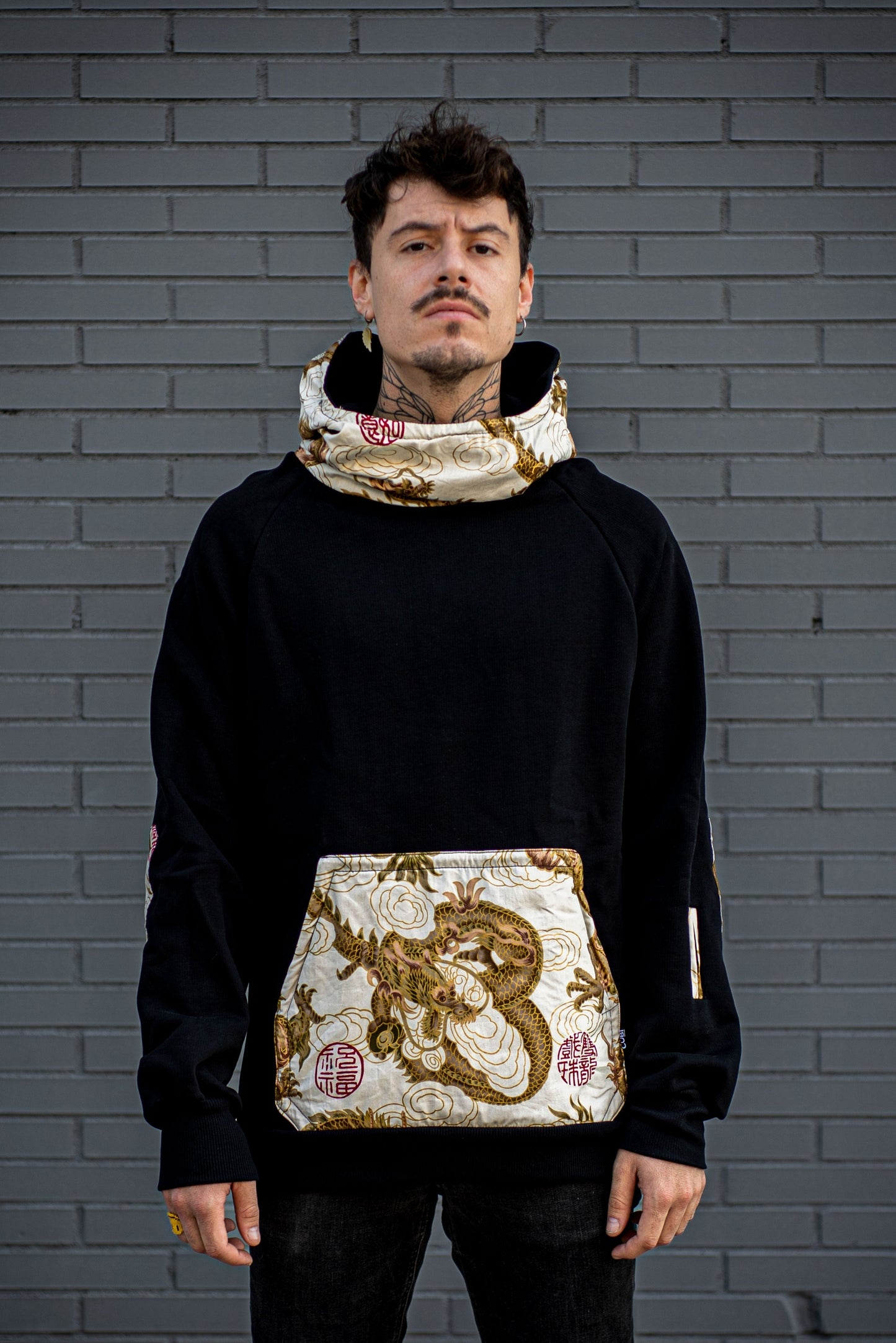 Sudadera dragón white