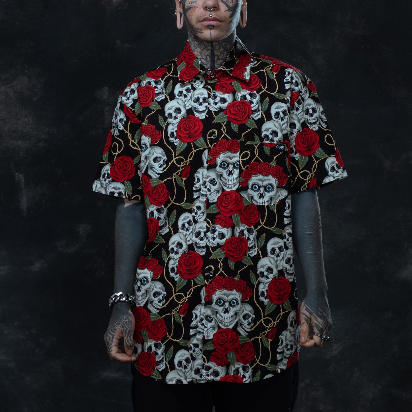 Camisa Skulls and Roses Red