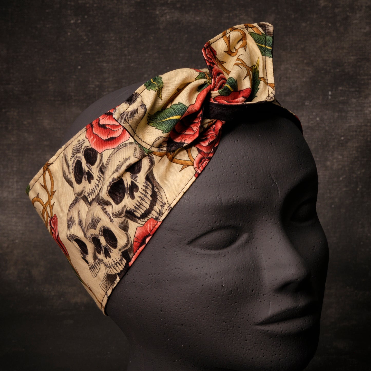 Bandana Skulls and Roses Cream