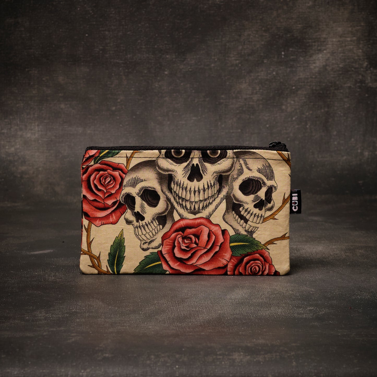 Cartera Skulls and Roses Cream