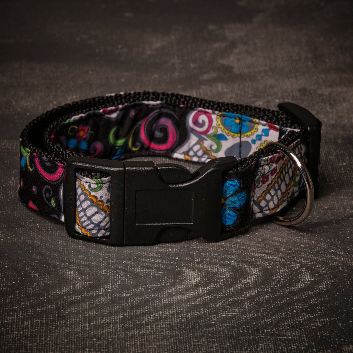 Collar Mediano Sugar Skulls Black