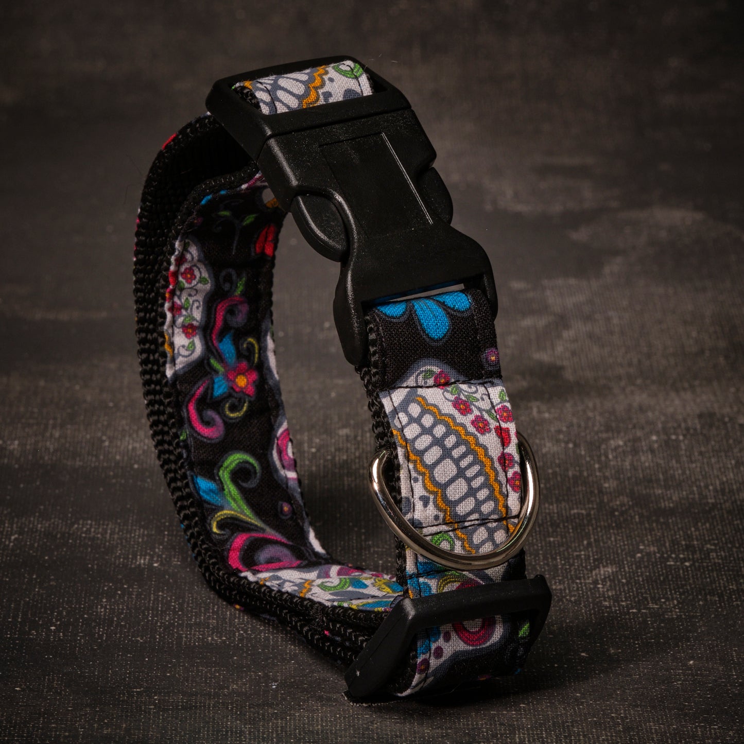 Collar Mediano Sugar Skulls Black