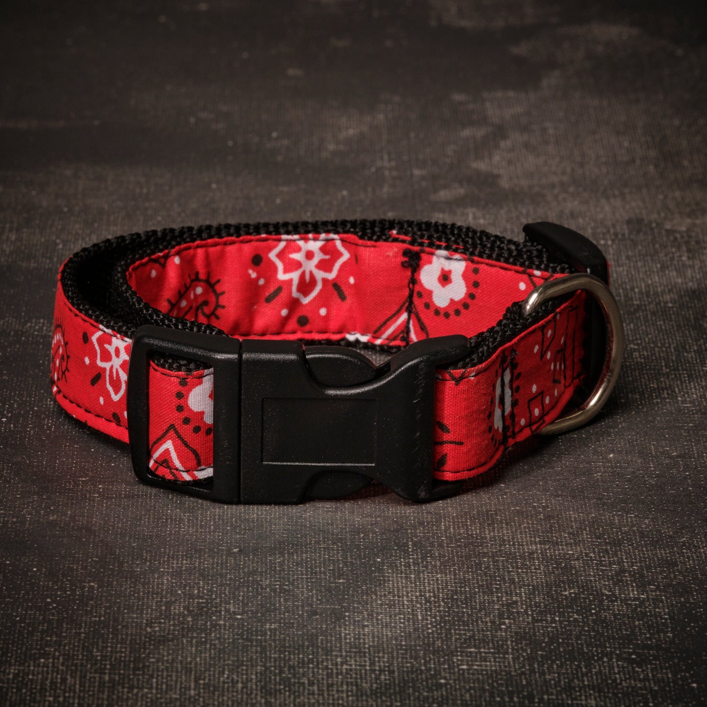 Collar Mediano Bandana Roja