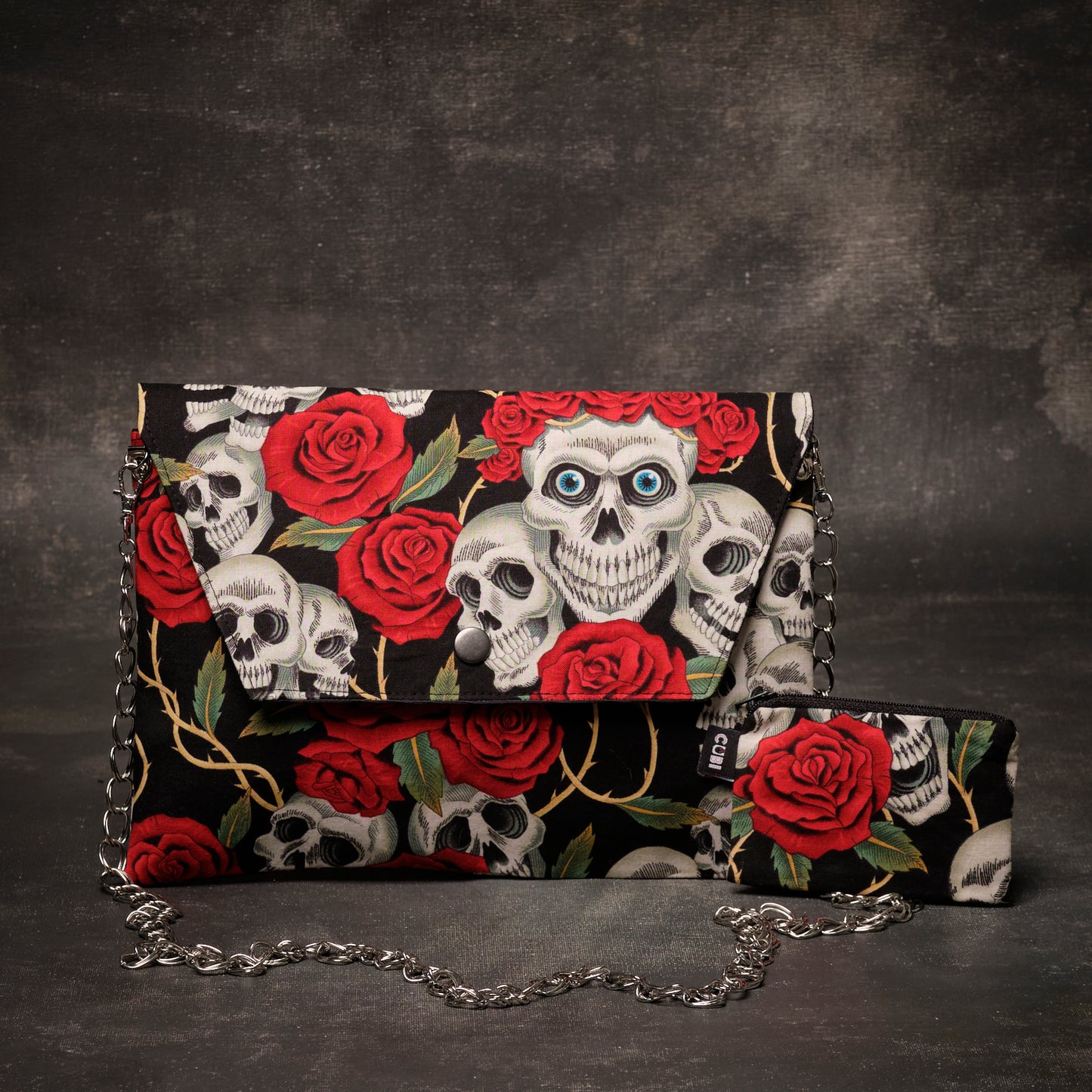 Bolso con Cadena Skulls and Roses Red