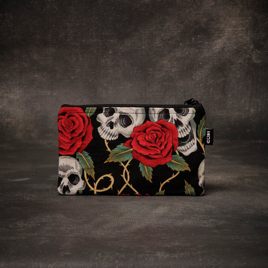 Cartera Skulls and Roses Red